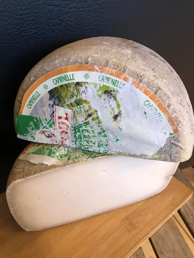 Caprinelle är en härlig ost i begränsad upplaga från den franska…