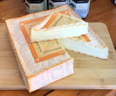 Brebirousse d'Argental är en härlig mjuk fårmjölksost, gjord av…