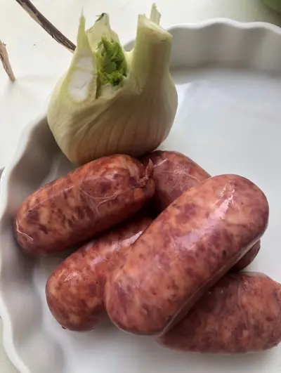 Salsiccia i två smaksättningar.