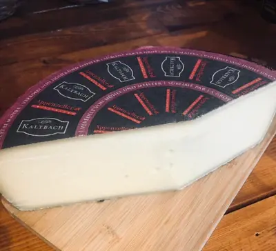 15 meter under markytan, i den unika Kaltbachgrottan som formades…