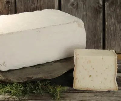 Vit Caprin är en svensk getost som utvecklades under 1970-talet.